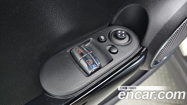 Mini Cooper 2020 — photo 26