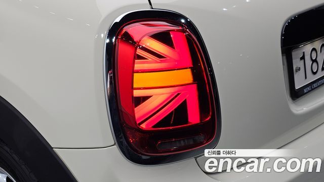 Mini Cooper 2020 — photo 9