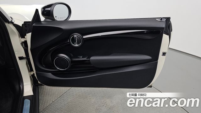 Mini Cooper 2020 — photo 15