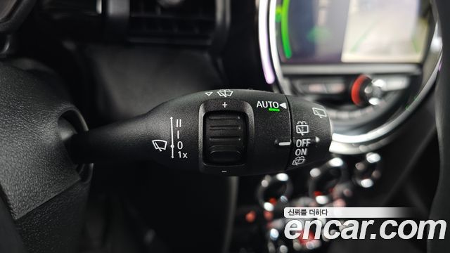 Mini Cooper 2020 — photo 28