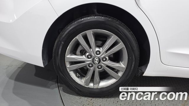 Hyundai AVANTE 2016 — photo 5