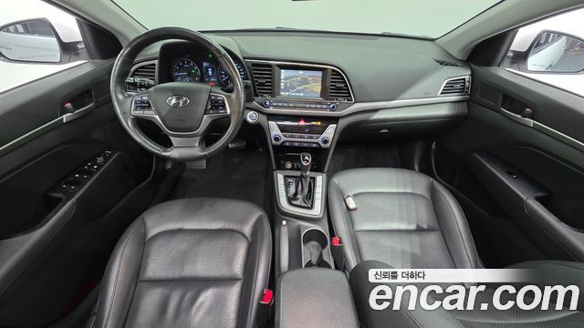Hyundai AVANTE 2016 — photo 10
