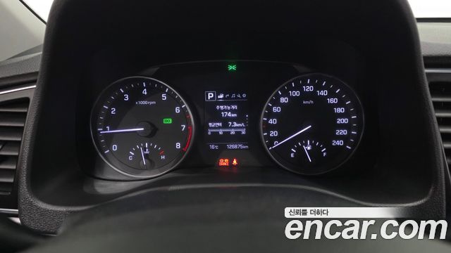 Hyundai AVANTE 2016 — photo 11