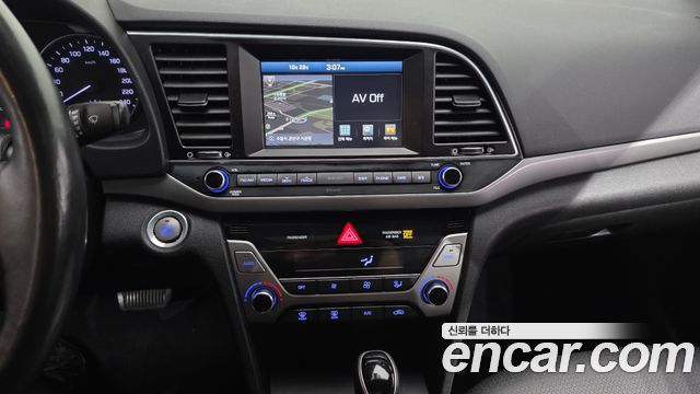 Hyundai AVANTE 2016 — photo 22