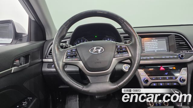 Hyundai AVANTE 2016 — photo 23