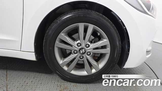 Hyundai AVANTE 2016 — photo 7