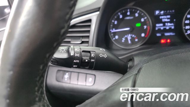 Hyundai AVANTE 2016 — photo 31