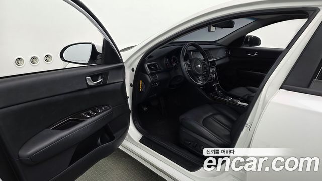 Kia K5 2016 — photo 13