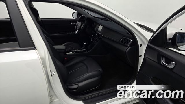 Kia K5 2016 — photo 17