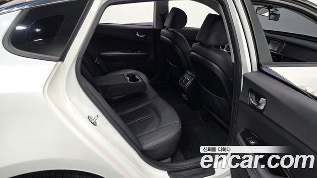 Kia K5 2016 — photo 18