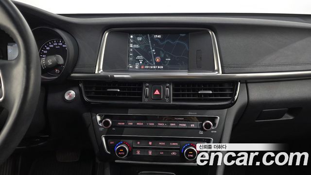 Kia K5 2016 — photo 20