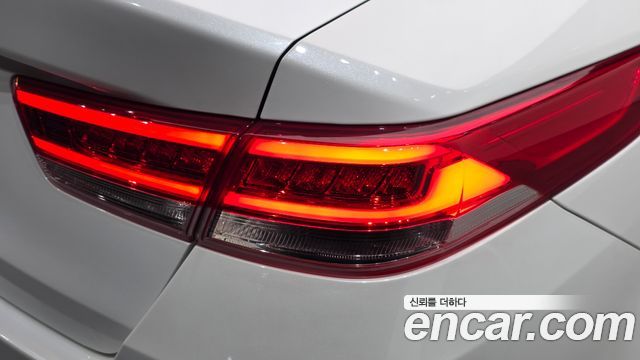 Kia K5 2016 — photo 9