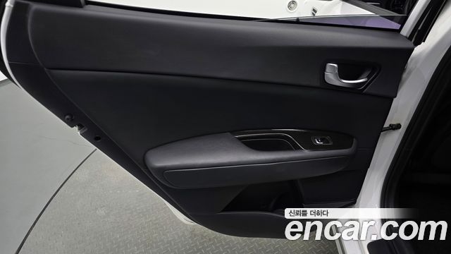Kia K5 2016 — photo 15