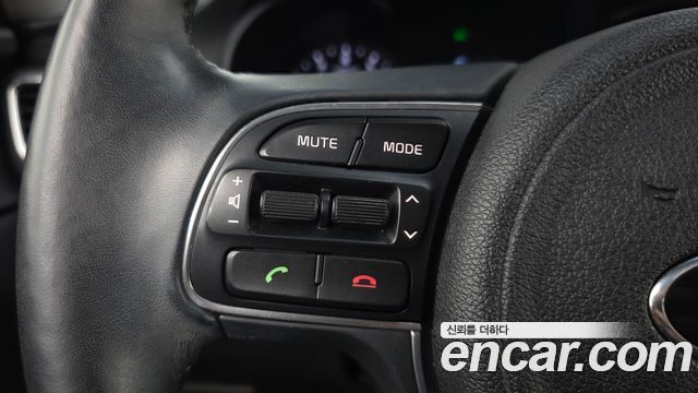 Kia K5 2016 — photo 28