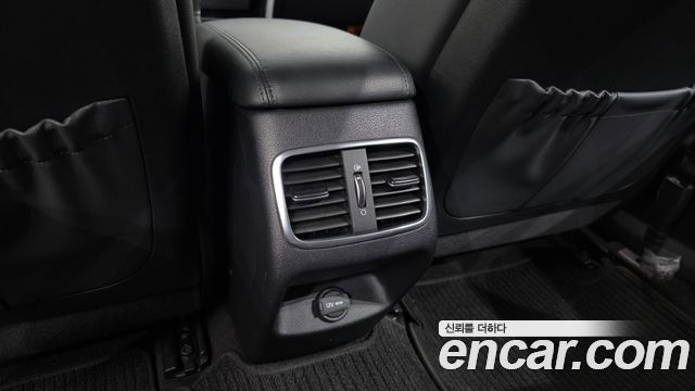 Kia K5 2016 — photo 31