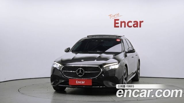 Mercedes-Benz E-Class 2024 — photo 3