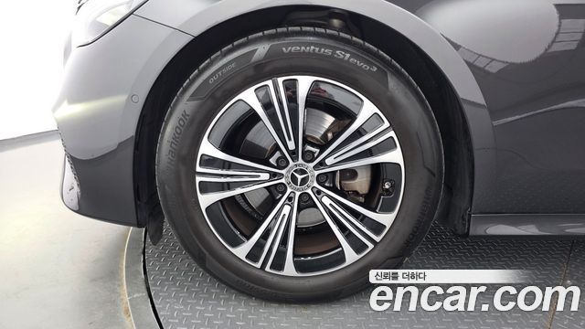 Mercedes-Benz E-Class 2024 — photo 5