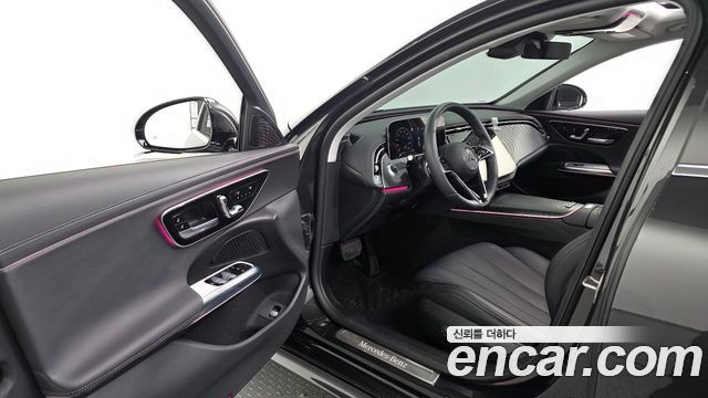 Mercedes-Benz E-Class 2024 — photo 13