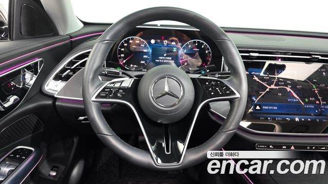 Mercedes-Benz E-Class 2024 — photo 18