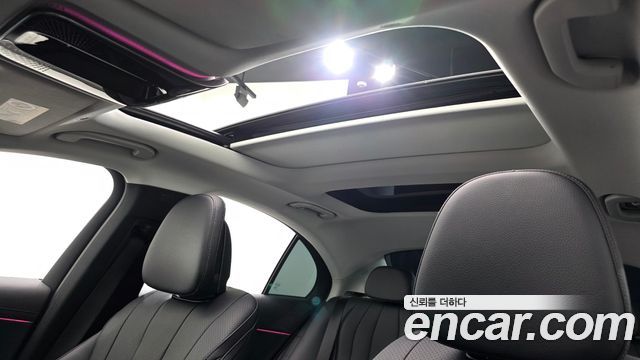 Mercedes-Benz E-Class 2024 — photo 25