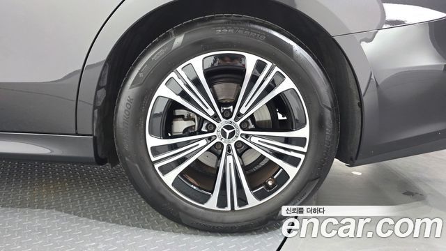 Mercedes-Benz E-Class 2024 — photo 7