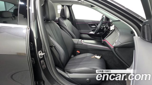 Mercedes-Benz E-Class 2024 — photo 16