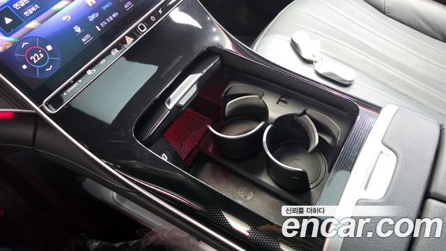 Mercedes-Benz EQE 2023 — photo 12