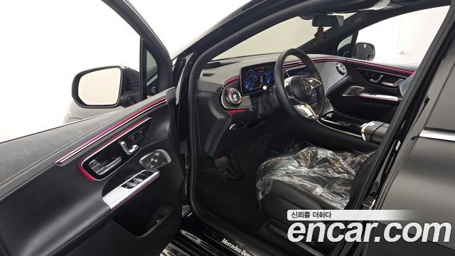 Mercedes-Benz EQE 2023 — photo 13