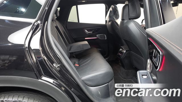Mercedes-Benz EQE 2023 — photo 17