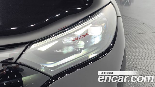 Mercedes-Benz EQE 2023 — photo 8