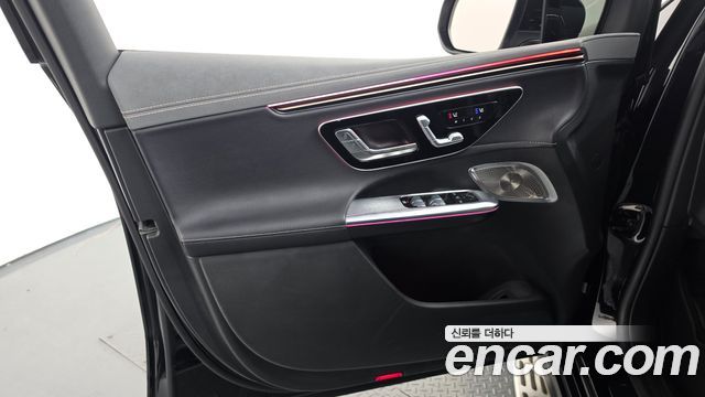 Mercedes-Benz EQE 2023 — photo 14