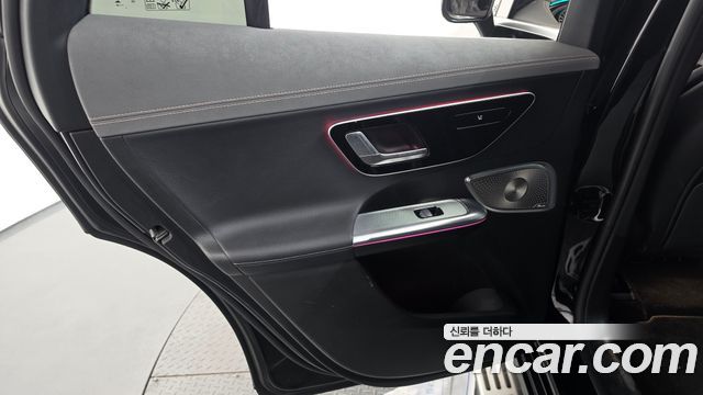 Mercedes-Benz EQE 2023 — photo 15
