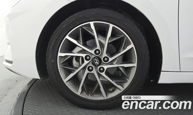 Hyundai AVANTE 2020 — photo 5