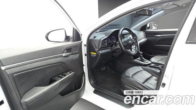 Hyundai AVANTE 2020 — photo 13