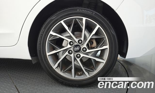 Hyundai AVANTE 2020 — photo 7