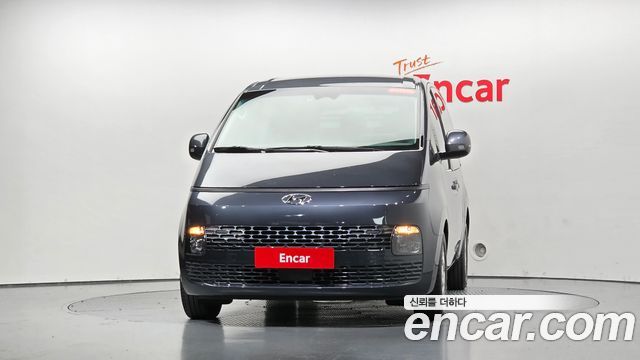 Hyundai Staria 2023 — photo 3