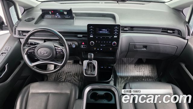 Hyundai Staria 2023 — photo 10