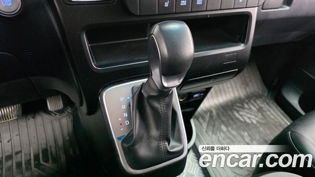 Hyundai Staria 2023 — photo 12