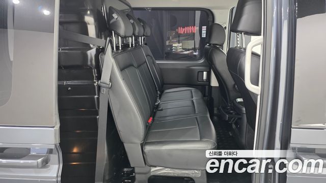 Hyundai Staria 2023 — photo 18