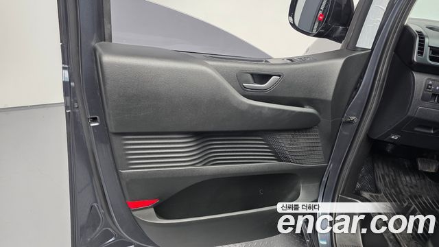 Hyundai Staria 2023 — photo 14