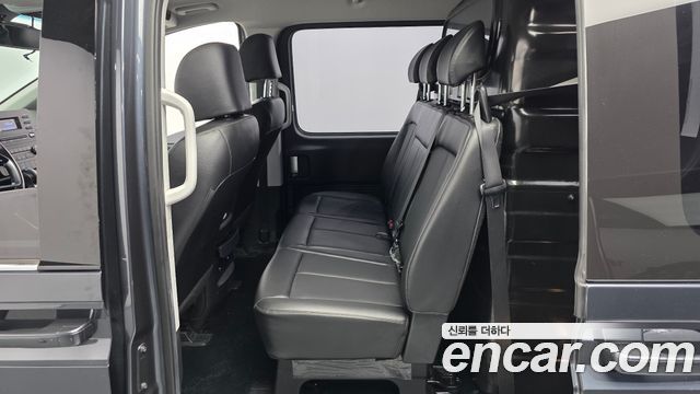 Hyundai Staria 2023 — photo 16