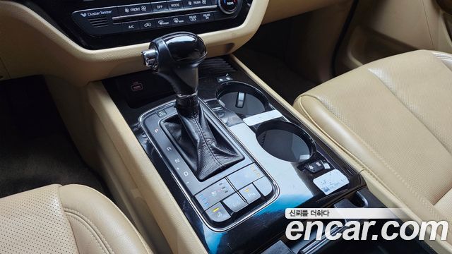 Kia Canival 2016 — photo 9
