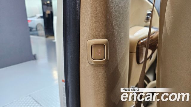 Kia Canival 2016 — photo 17