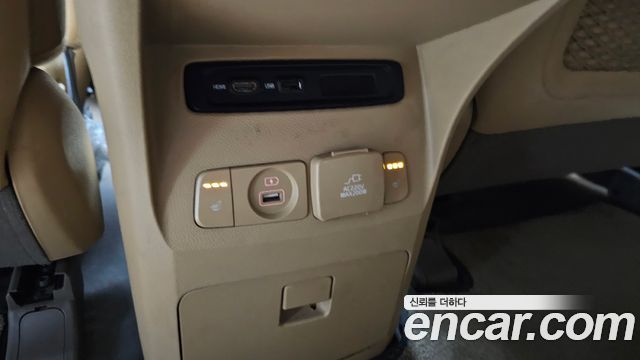 Kia Canival 2016 — photo 18