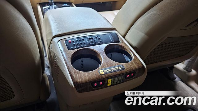 Kia Canival 2016 — photo 19