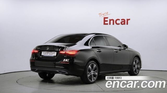 Mercedes-Benz A-Class 2025 — photo 2