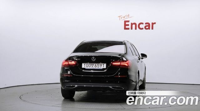 Mercedes-Benz A-Class 2025 — photo 4