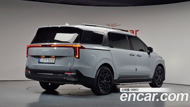 Kia Canival 2025 — photo 2