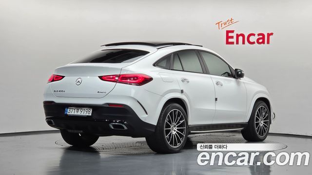 Mercedes-Benz GLE-Class 2022 — photo 2