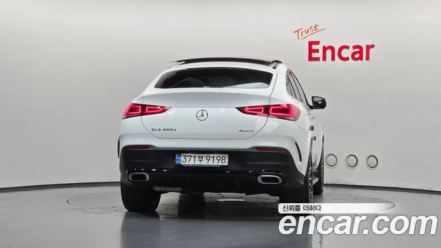 Mercedes-Benz GLE-Class 2022 — photo 4